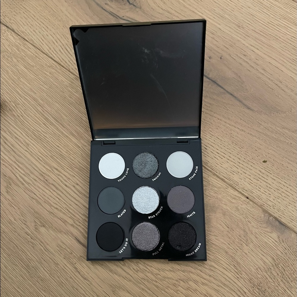 Colourpop Smoke Show Palette